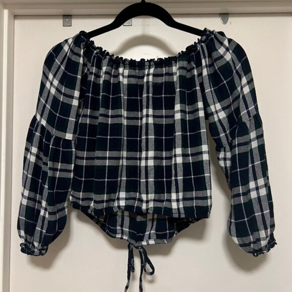 Hollister cropped long sleeve navy/green/white plaid top - size S - Picture 2 of 5